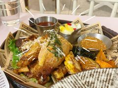 -露露家咖啡店