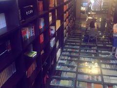 -钟书阁(松江泰晤士小镇店)