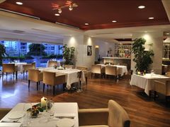 餐饮-深圳富苑皇冠假日套房酒店