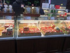 面包甜点陈列柜-清真全盛斋传统糕点(许士庙店)