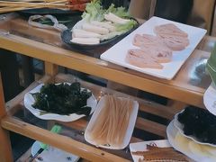 -二荆条·蜀鲜汇城市森林火锅