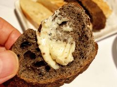 餐前面包黄油-壳里西餐厅Coquille Seafood Bistro(蒙自路店)