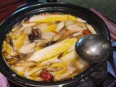 -香巴拉云南餐厅(华莱坞店)