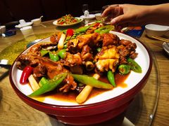 渔村鲍鱼炒鸡-小船渔村•大连菜•大连焖鱼(黄河路店)