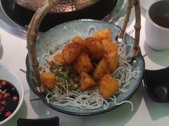 -洪氏嗨捞·广东猪肚鸡·椰子鸡火锅(西咸万象城店)