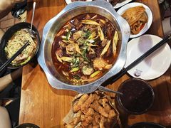 -爆炸头阿姨小四川正宗川味小吃(无任何分店)