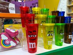 -m豆巧克力世界(上海世茂广场店)