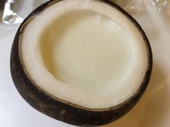 -志龙皇冠吃货椰子铺