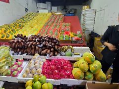 自助取餐区-三亚新鸿港水果一级批发市场