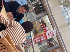 -小杨生煎(金山百联购物中心3楼店)
