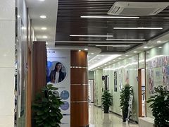 -茂菊口腔连锁(浦东南路店)
