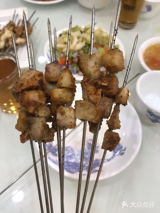 清真磊磊烧烤老店(饮虎池街34号店)图片