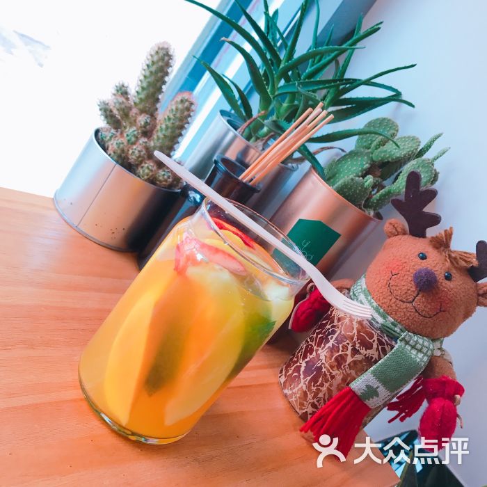 芒果蜜瓜水果冷泡茶