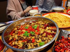 芋儿肥肠鸡-泥糊破店小酒馆·团建聚餐(南京西路店)