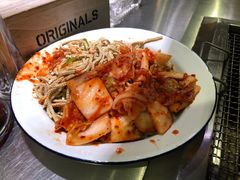 辣白菜-马路牙子地桌烤肉(工体店)