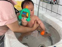 -蓝鲸奇亲子游泳俱乐部