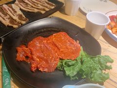 秘制牛肉-炉盛炭火烤肉