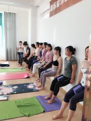 -亚太瑜伽普拉提学院