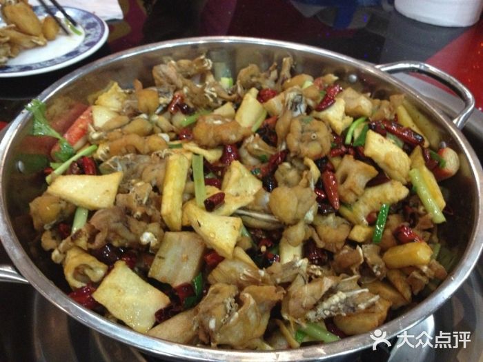 馋嘴蛙火锅干锅牛蛙图片