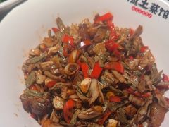 -洞庭土菜小炒馆(易发广场店)