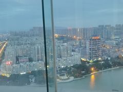 -荣誉国际酒店-云顶旋转餐厅