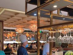 -半岛翡丽海鲜自助餐厅(观风亭店)