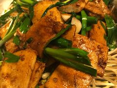 -临江餐馆二楼美食部落