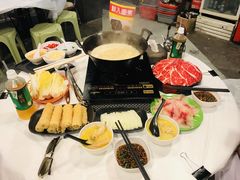 -鲜入围煮花胶鸡海鲜火锅