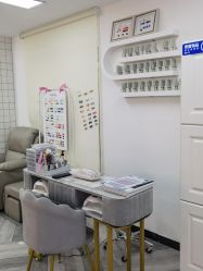 -米娜护肤造型