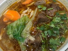 鲜茄半筋半肉牛肉面-康师傅私房牛肉面(马泉营奥莱店)