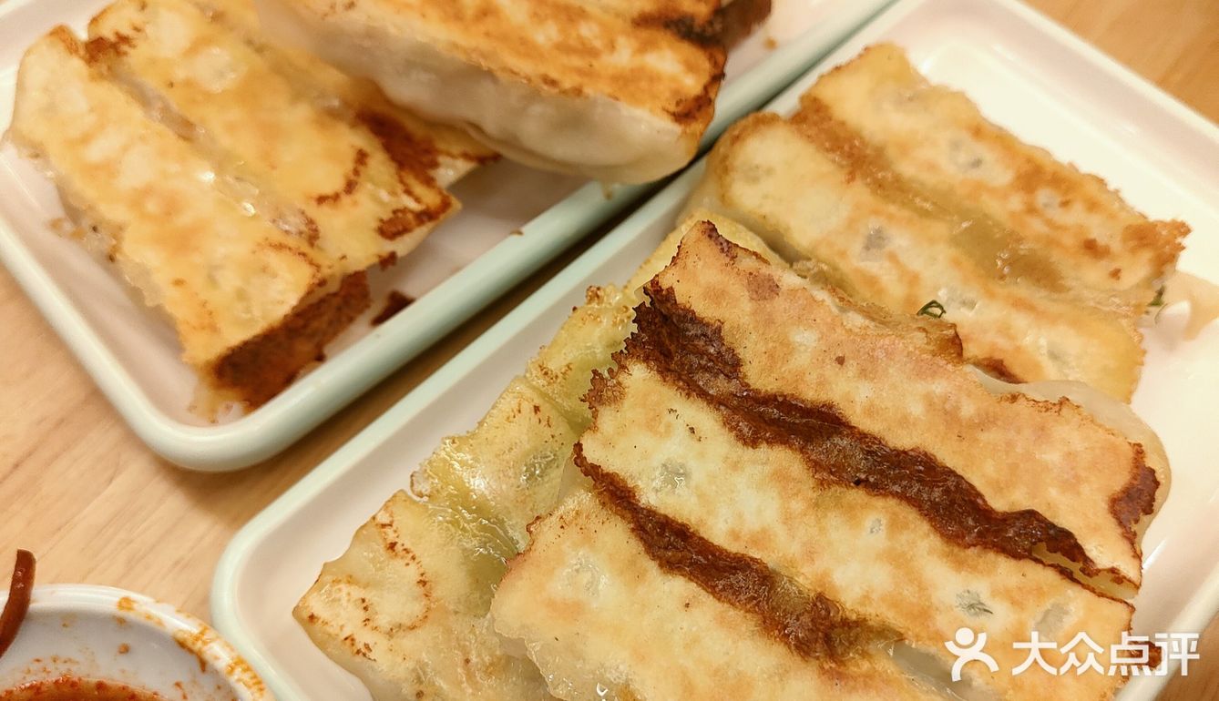 今天尝了最正宗的锅贴
