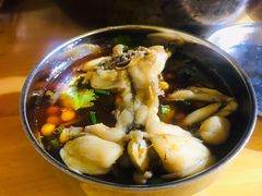 -鸿顺老铁锅美蛙鱼府(解放碑店)