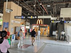 -麦当劳(轻轨曹杨路店)