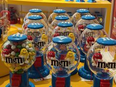 -m豆巧克力世界(上海世茂广场店)