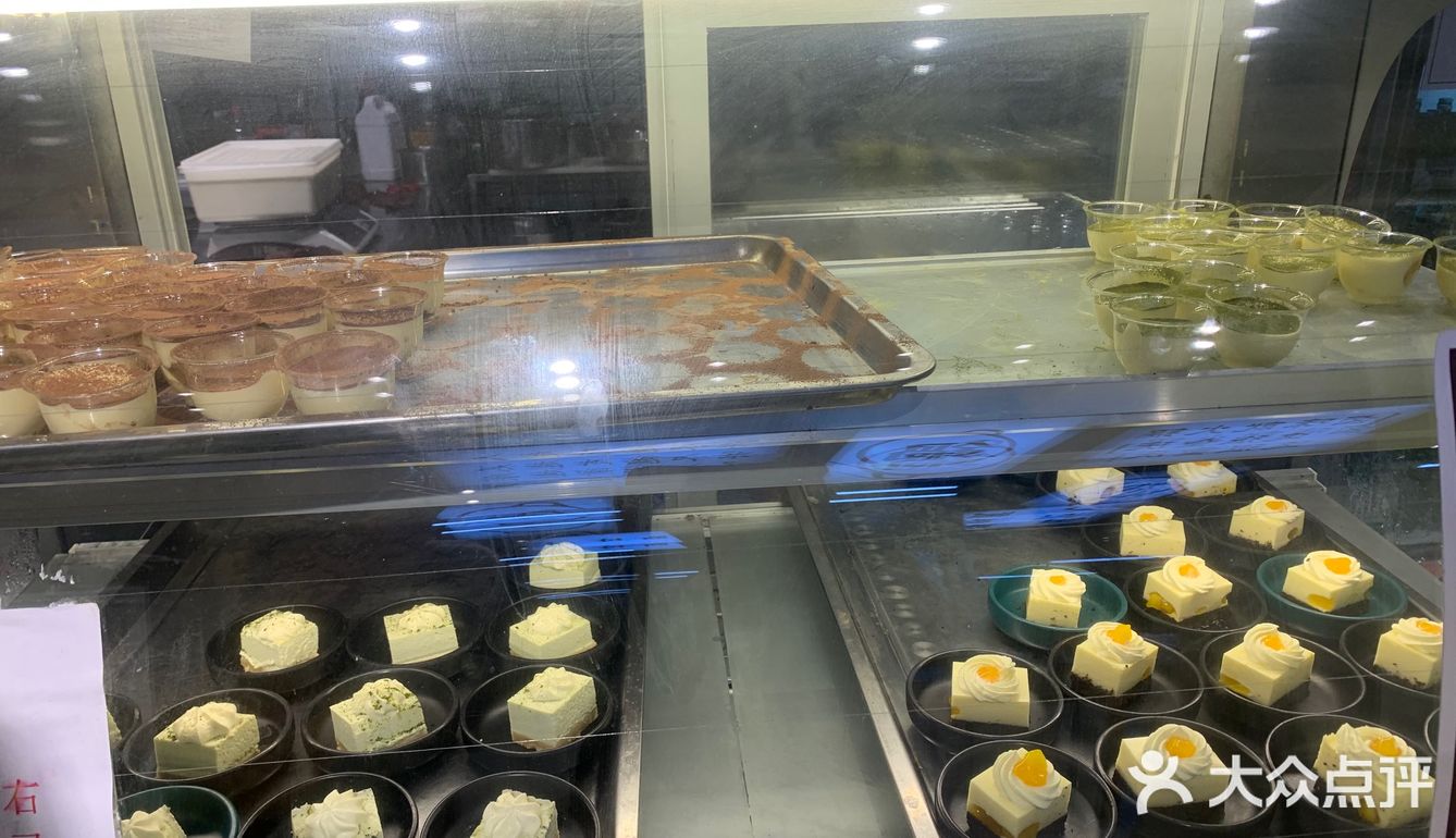 又新开一家川味火锅店