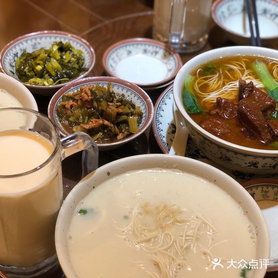 颐园茶酒楼(鹿鸣路店)