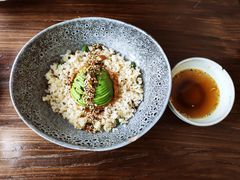 牛油果拌饭-小食院简餐厅
