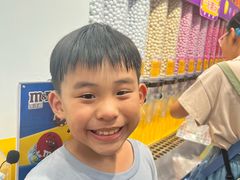 -m豆巧克力世界(上海世茂广场店)