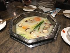 -佬土鹅肠火锅(中建大观店)