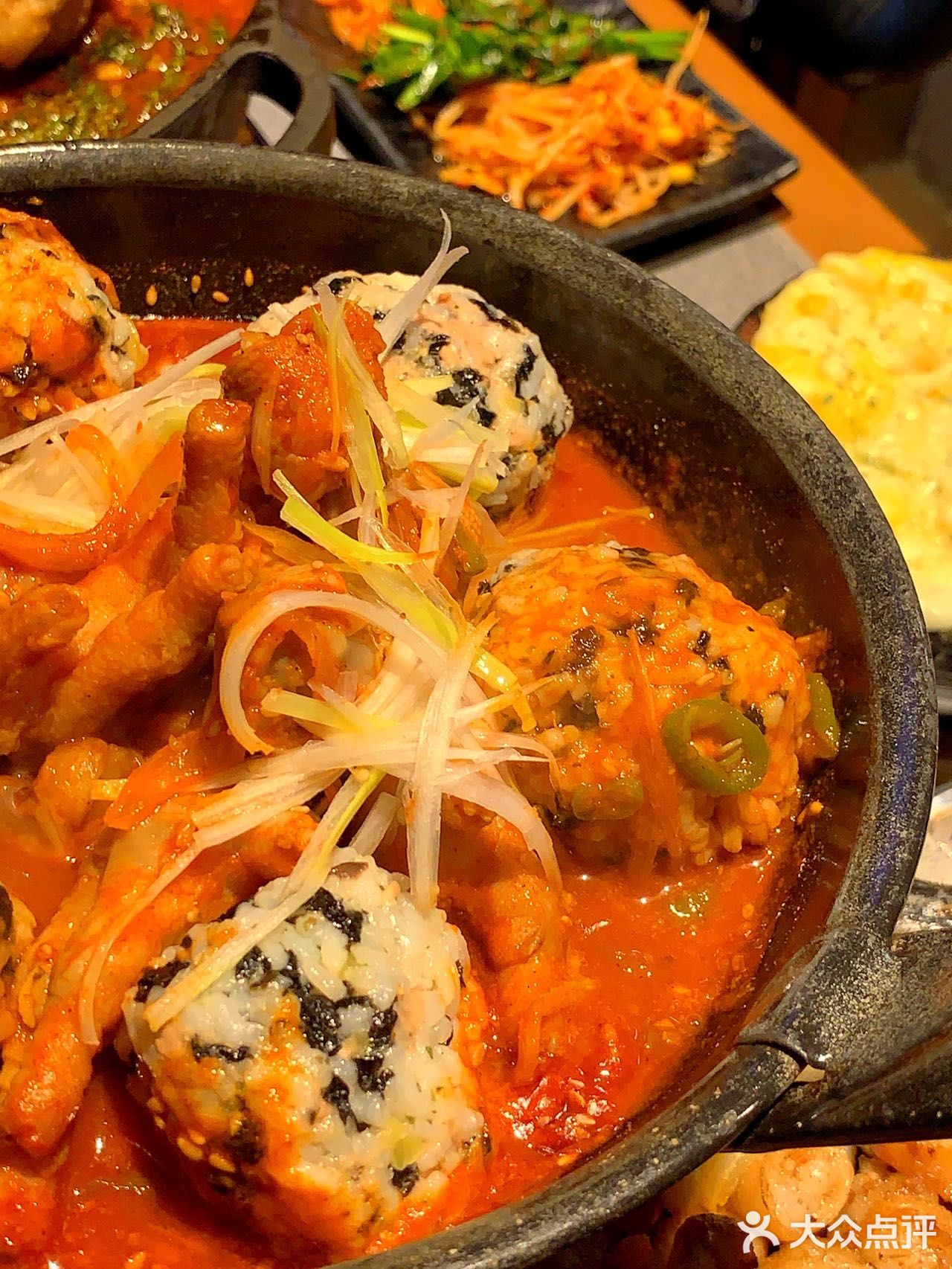 几乎是每桌必点菜 ️牛肠、牛心、大小肠、年糕等等