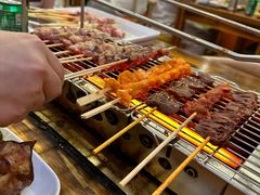 -哈尔滨小酒馆·鲜肉现穿自助烧烤(康新花园店)