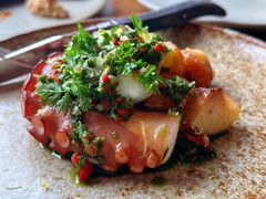 烤章鱼脚配烤桃子-BOR Eatery(安福路店)