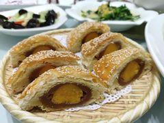 蛋黄莲蓉酥-香融府·烤鸭·家常菜(马家堡路店)