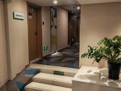 -上海虹桥君丽假日酒店(娄山关路地铁站店)