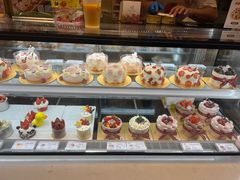 -花花卷卷·鲜食蛋糕(静安久光百货店)