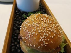 小牛肉汉堡配松茸汤-松鹤楼·非遗·苏帮菜(融科店)