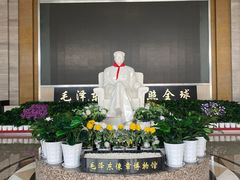 -毛泽东像章珍藏馆