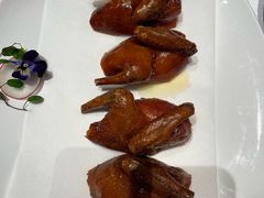 玻璃脆皮乳鸽-君庭中餐厅(友谊宾馆店)