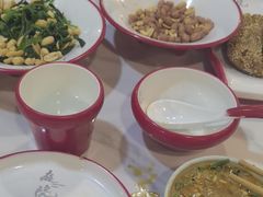 -毛辣果·贵州红酸汤牛肉火锅(西单店)
