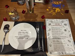 -Mark&Mars Restaurant